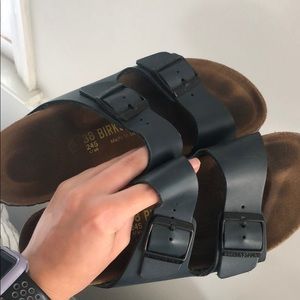 Navy blue size 8 Birkenstock’s